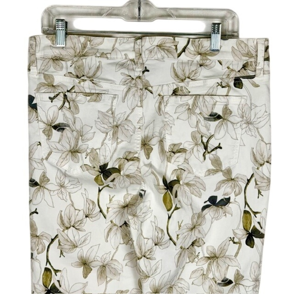 Buffalo David Bitton Floral Print White Cropped Pants Women's Size 12 - Picture 4 of 11